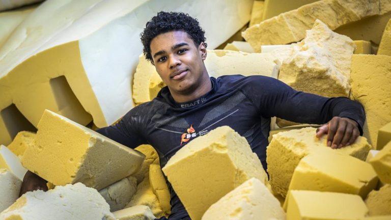 Turner Elijah Faverus (18) komt pas net bij de senioren kijken, maar heeft grote doelen. ’Leg mezelf de meeste druk op’