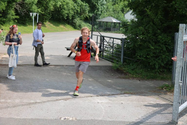 Het hardloopavontuur van gouden paralympiër Tristan Bangma: ‘Het is bevrijdend iets te doen wat ik volledig zelf kan’ – RunningNL