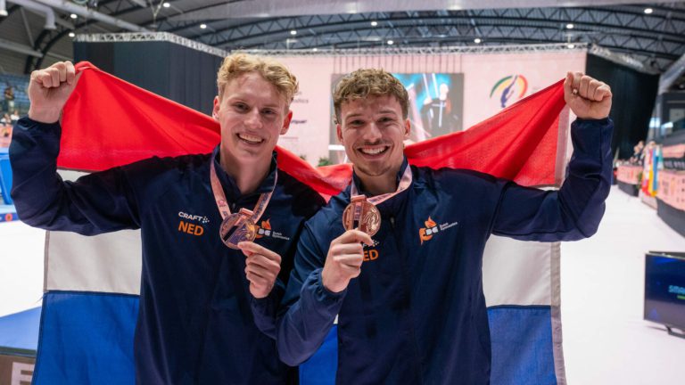 Trampolinespringers Mol en Van Tilborg pakken brons op EK